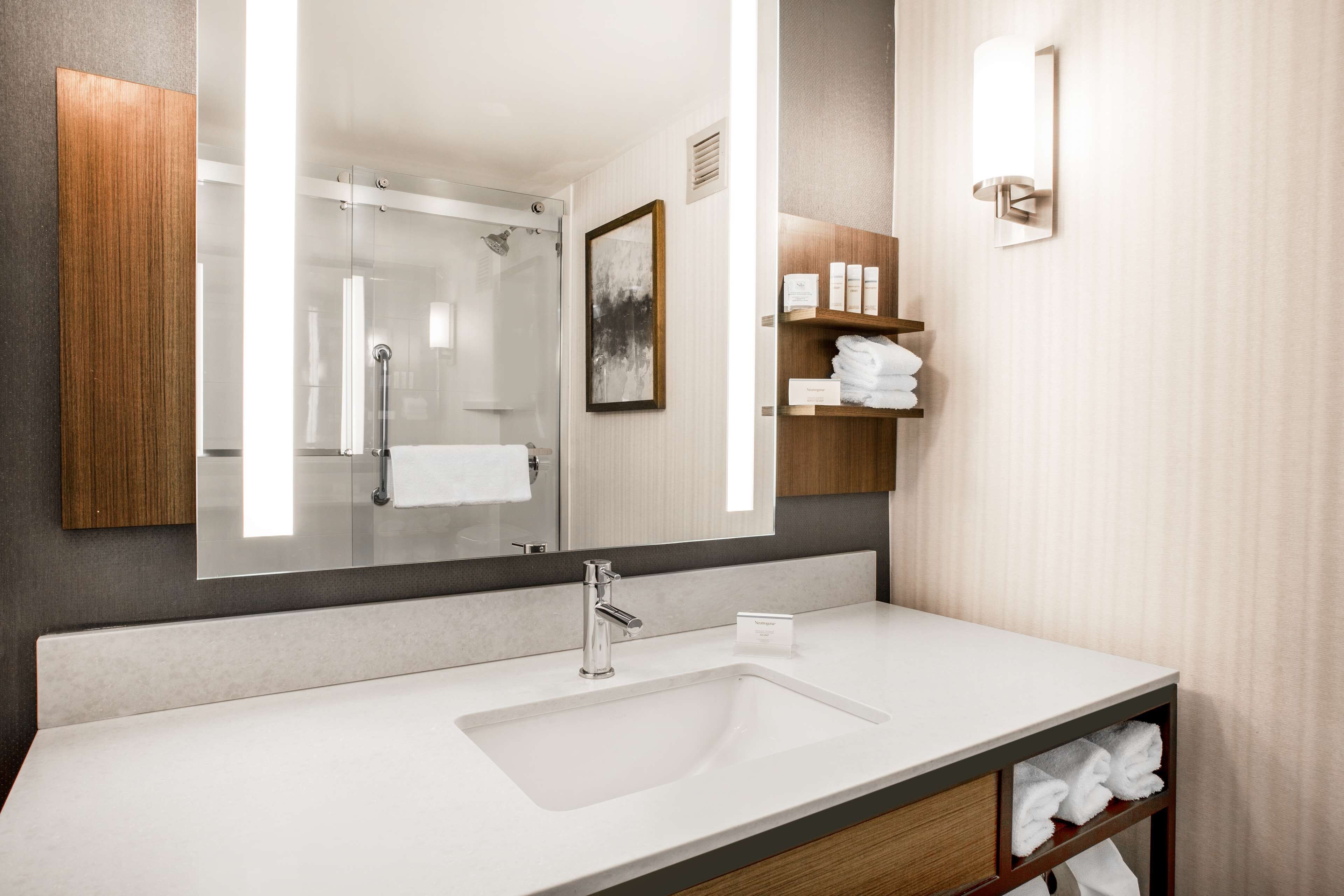 Badkamer met douche