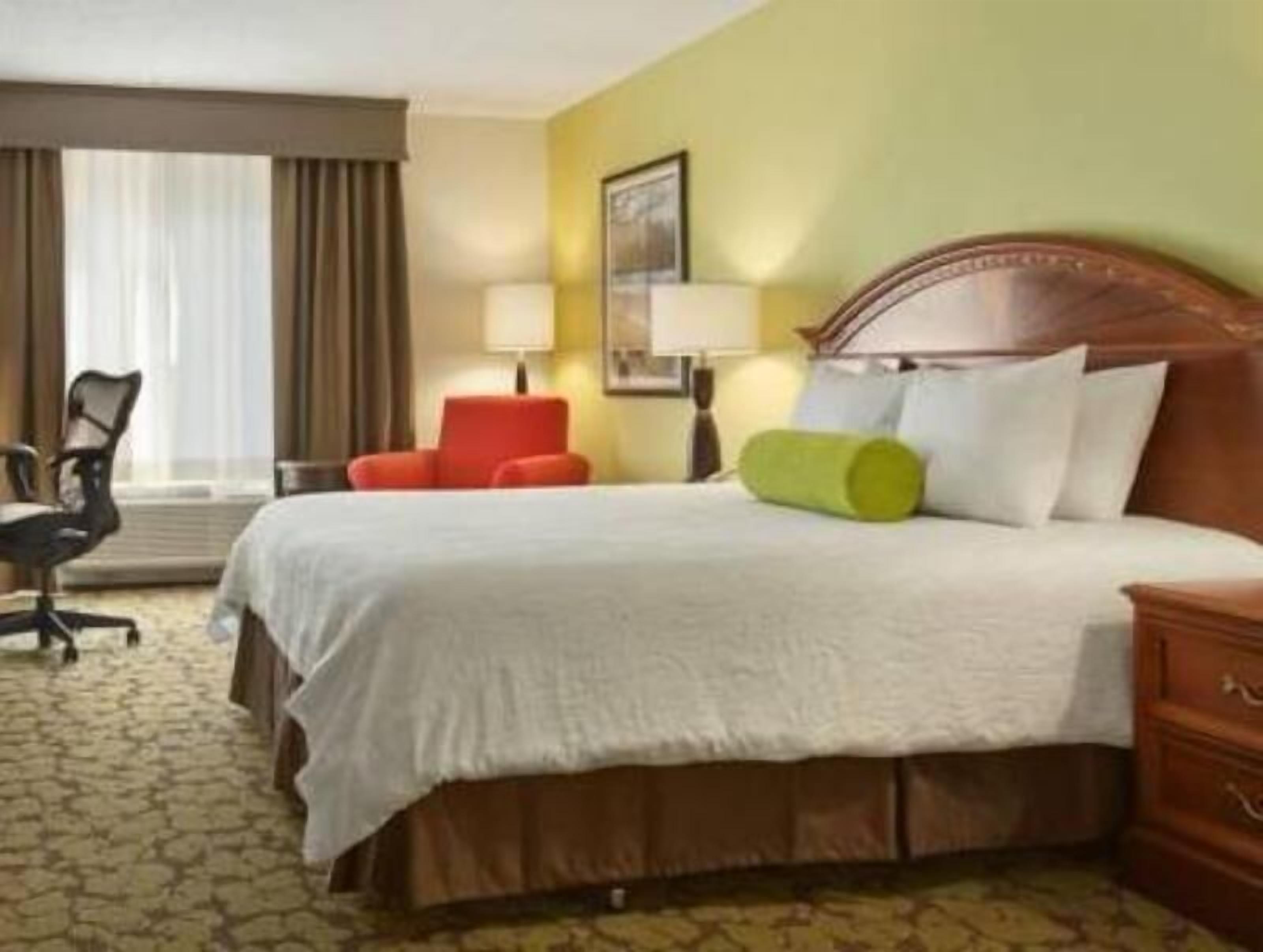 Premium bedding, in-room safe, desk, iron/ironing board