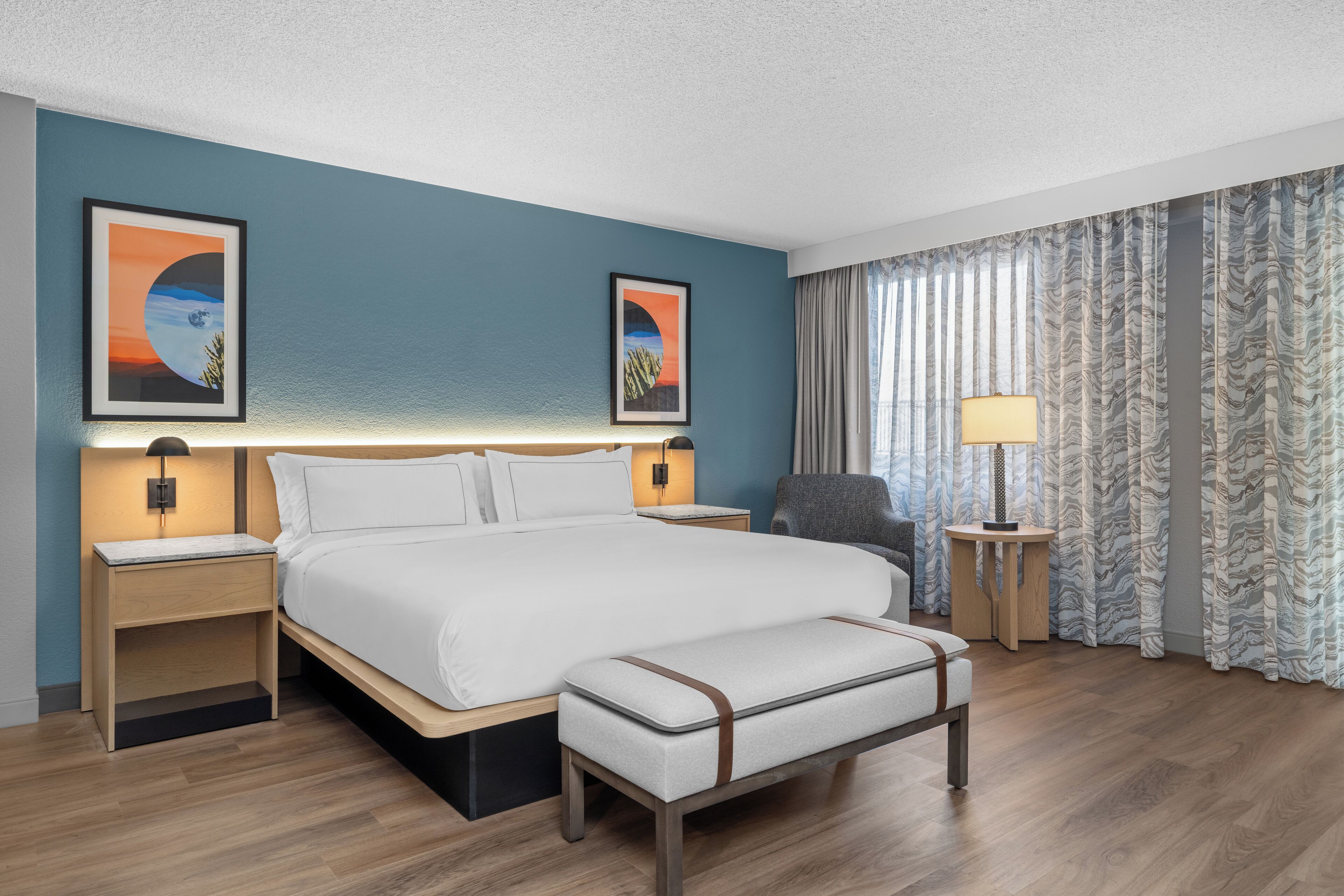 room, 1 king bed | premium bedding, down duvets, pillow-top beds, desk