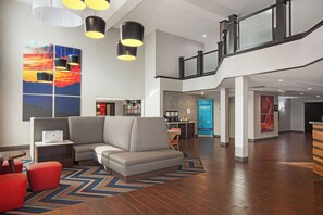 Lobby - DoubleTree by Hilton Phoenix Midtown (Phoenix)