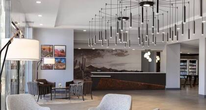 DoubleTree by Hilton Phoenix Midtown