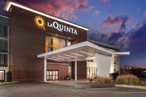 View from property - La Quinta Inn & Suites by Wyndham Columbus MS (Columbus)