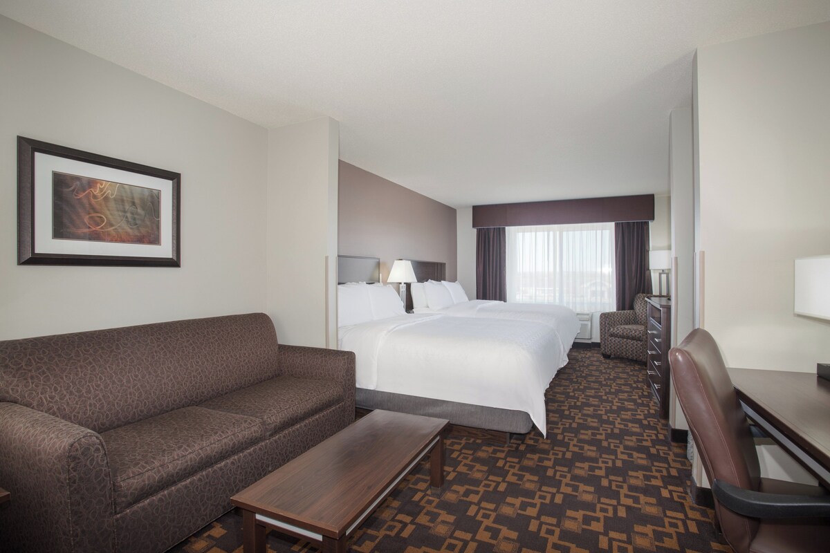 Suite, Multiple Beds