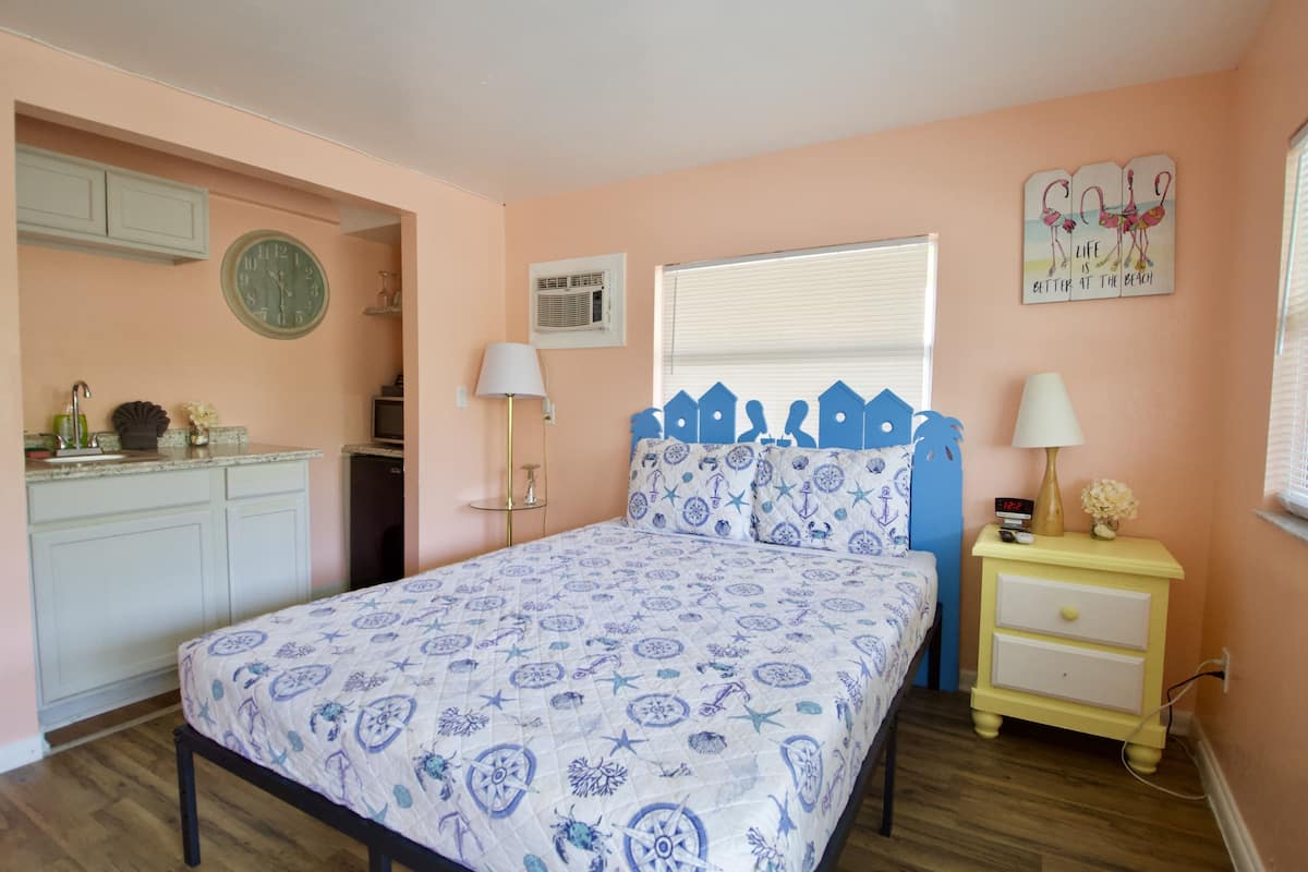 Room, 1 Queen Bed (Marthas Vineyard)
