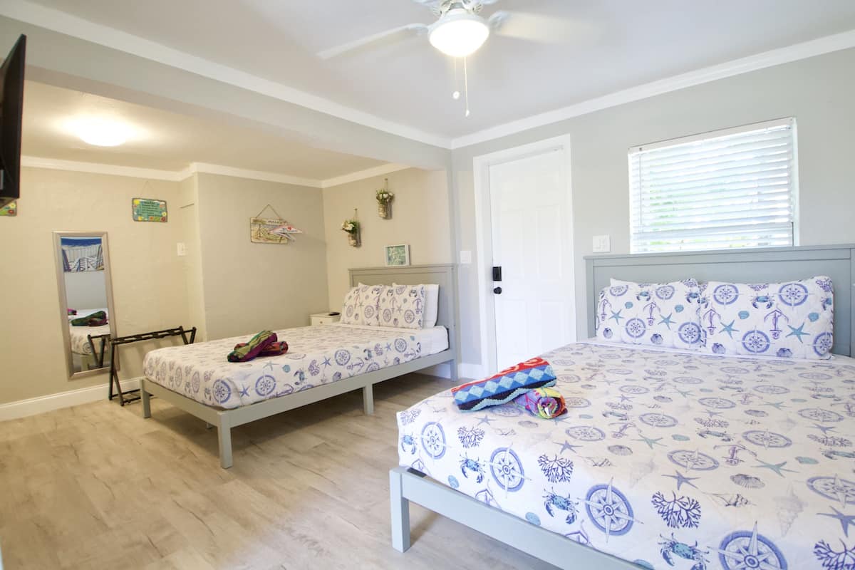 Studio, 2 Queen Beds (Nantucket)