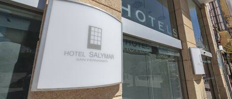 A sign for Hotel Salymar in San Fernando.