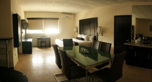 Room - Hotel El Camino Inn & Suites (Reynosa)