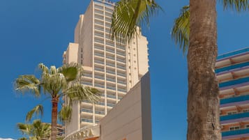 Minibar, pengeskab på værelset, skrivebord, mørklægningsgardiner