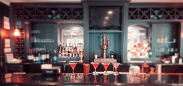 Dinner served, American cuisine, ocean views 