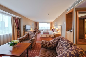 Business-Doppelzimmer, 1 King-Bett | 1 Schlafzimmer, Allergikerbettwaren, Minibar, Zimmersafe