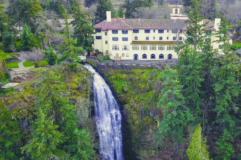Columbia Gorge Hotel and Spa