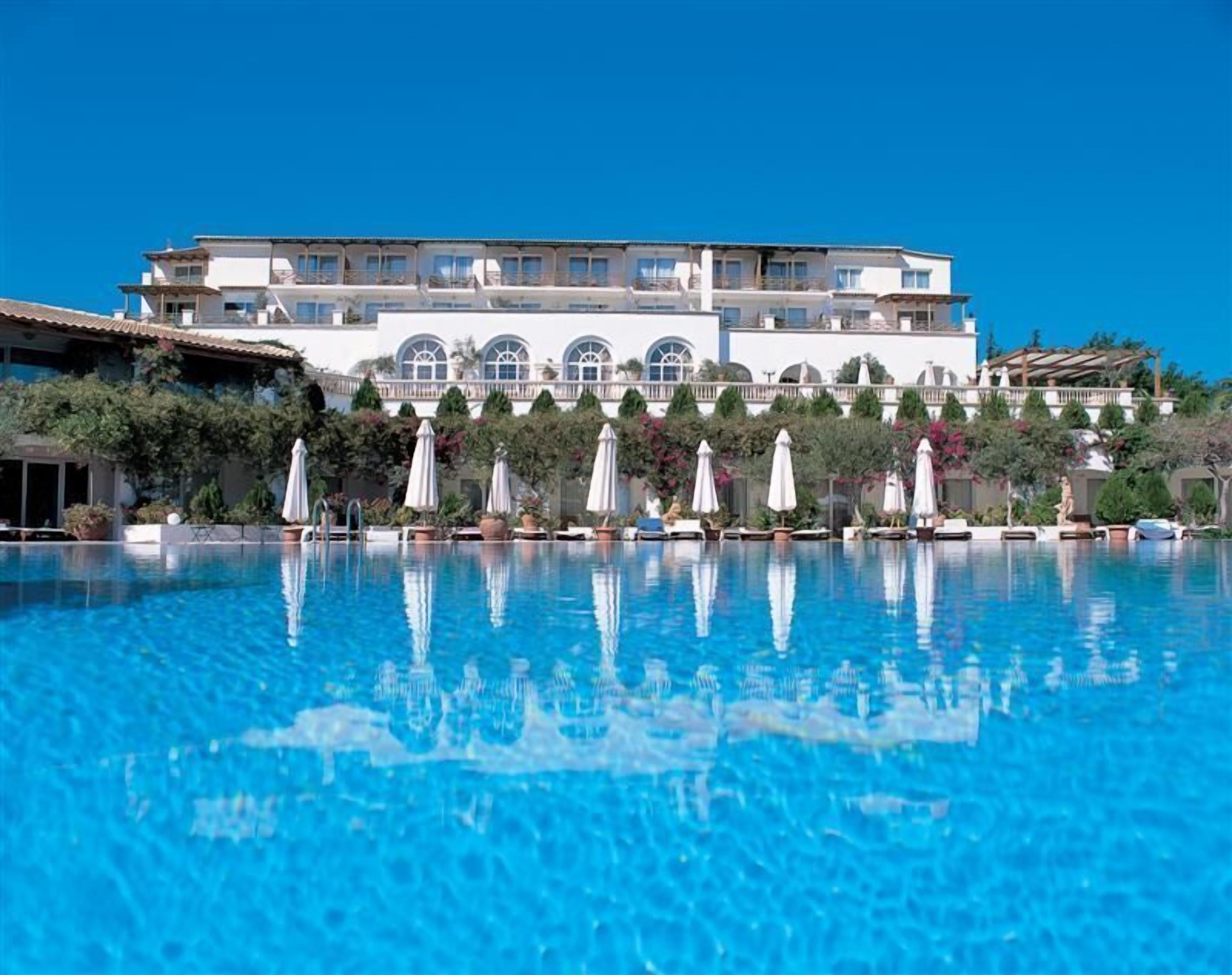 Pool. Sofitel Capsis Palace