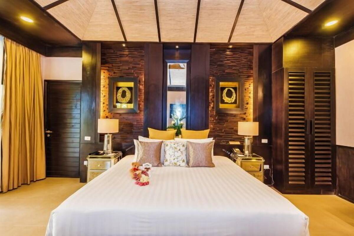 In-room safe, desk, blackout curtains, iron/ironing board