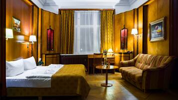 Basic Double or Twin Room | In-room safe, desk, cribs/infant beds, rollaway beds