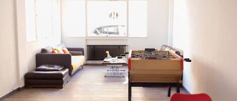 المنشأة من الداخل