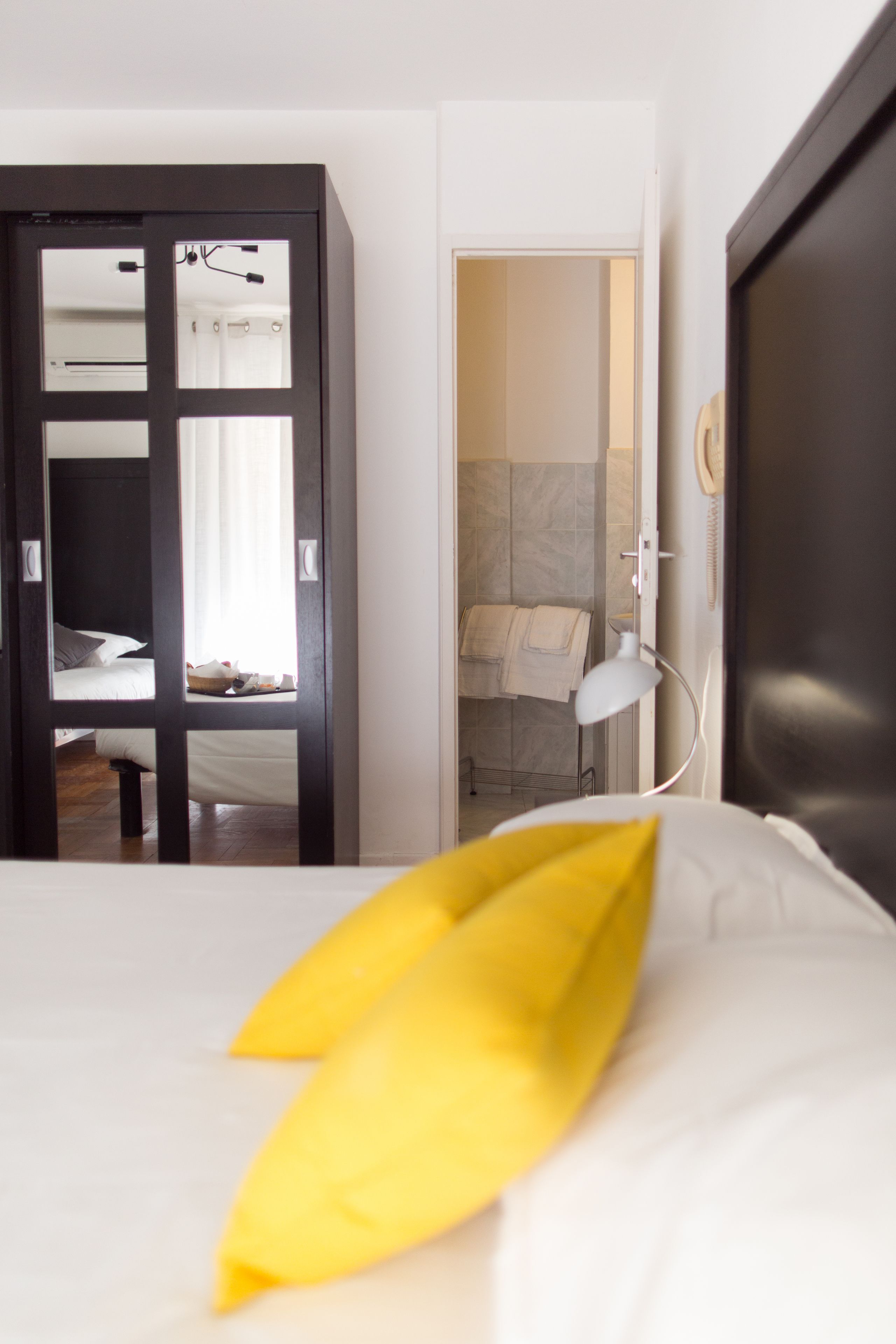 triple room | 1 bedroom, in-room safe, blackout curtains, iron/ironing board