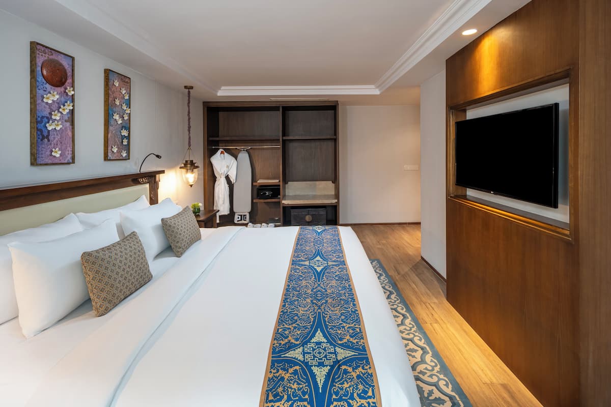 Family Premier Suite | Premium bedding, down comforters, minibar, in-room safe