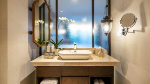 Junior Suite | Bathroom