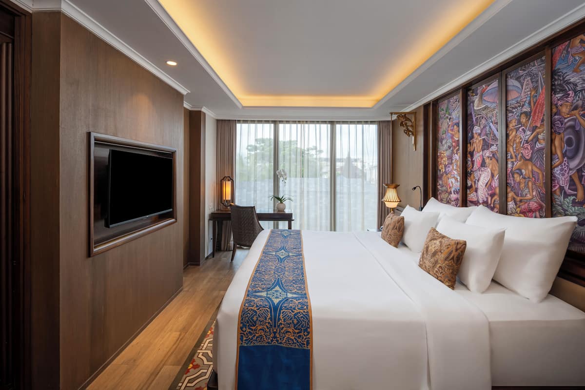 Two Bedroom Suite (Free access to Lounge & Afternoon Tea) | 高級寢具、羽絨被、迷你吧、房內夾萬
