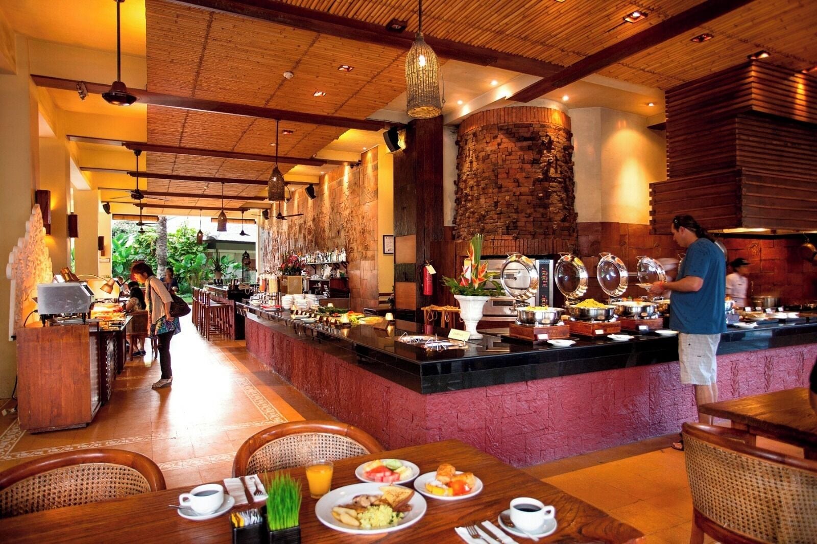 daily buffet breakfast (usd 16 per person)