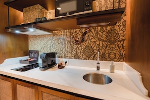 One Bedroom Suite with Extrabed | Private kitchenette