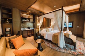 Honeymoon Suite, Pool View (Free access to Lounge & Afternoon Tea) | リビングルーム | 42 インチのスマートテレビ (衛星放送視聴可)