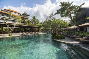 Outdoor pool, free pool cabanas, pool umbrellas
