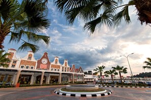 Shopping mall