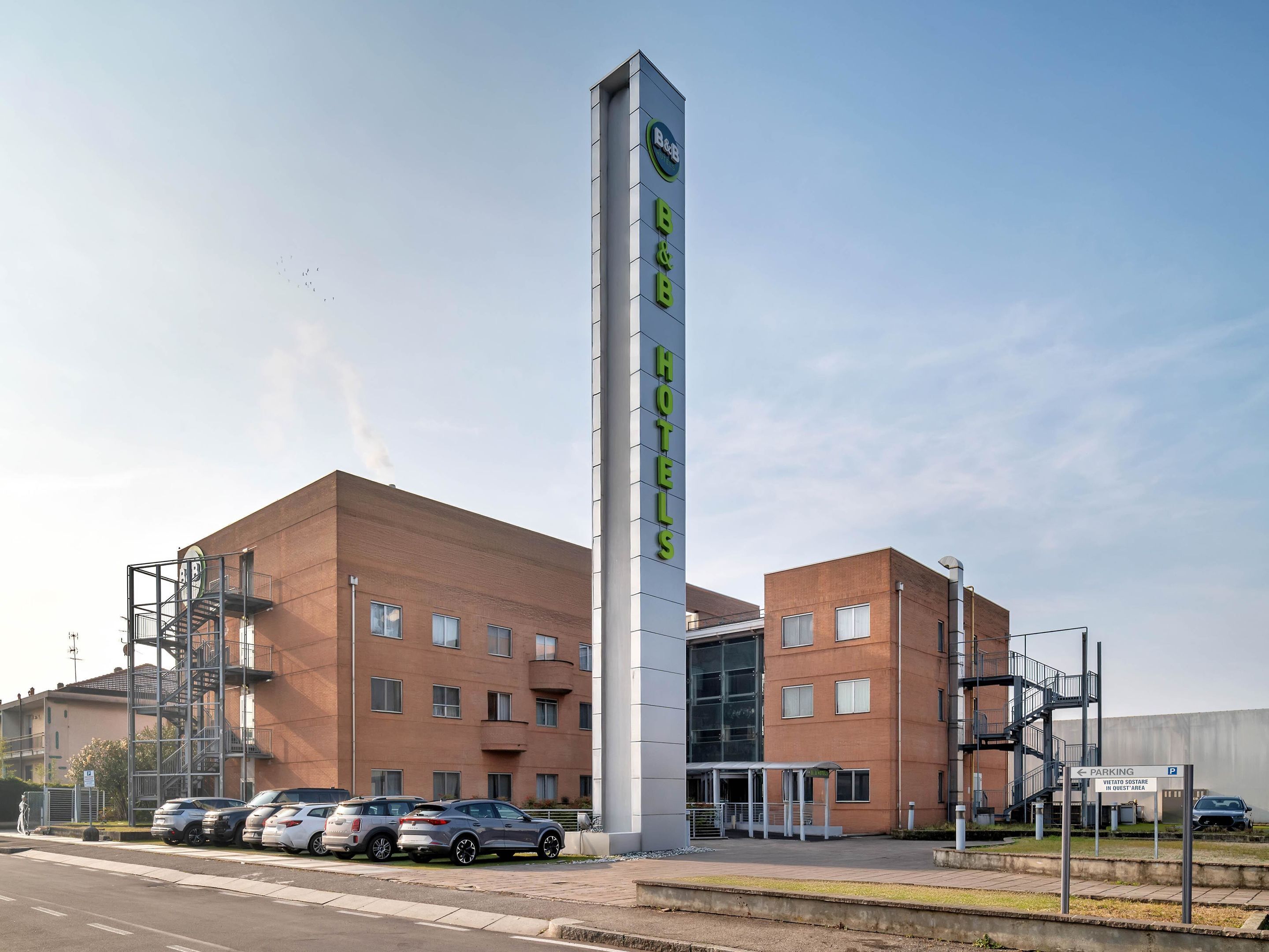 المنشأة من الخارج