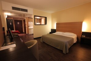 1 quarto, roupas de cama antialérgicas, edredons de pluma, frigobar