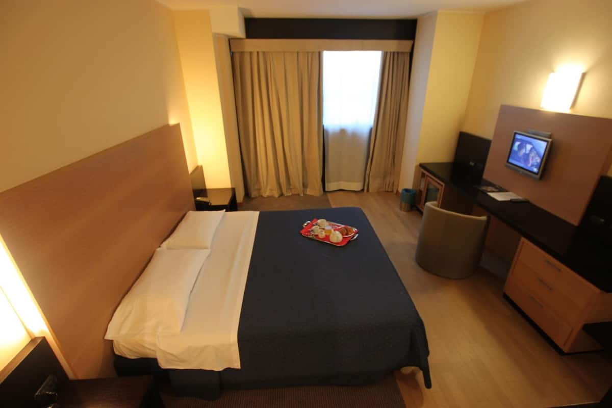 Literie hypoallergénique, couette en duvet d'oie, minibar