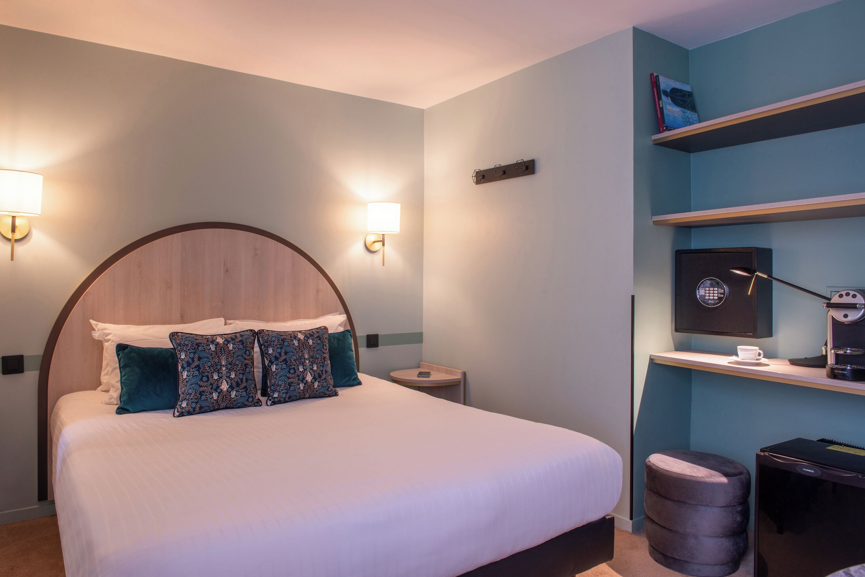 Superior-Doppelzimmer | Zimmersafe, individuell eingerichtet, Schreibtisch