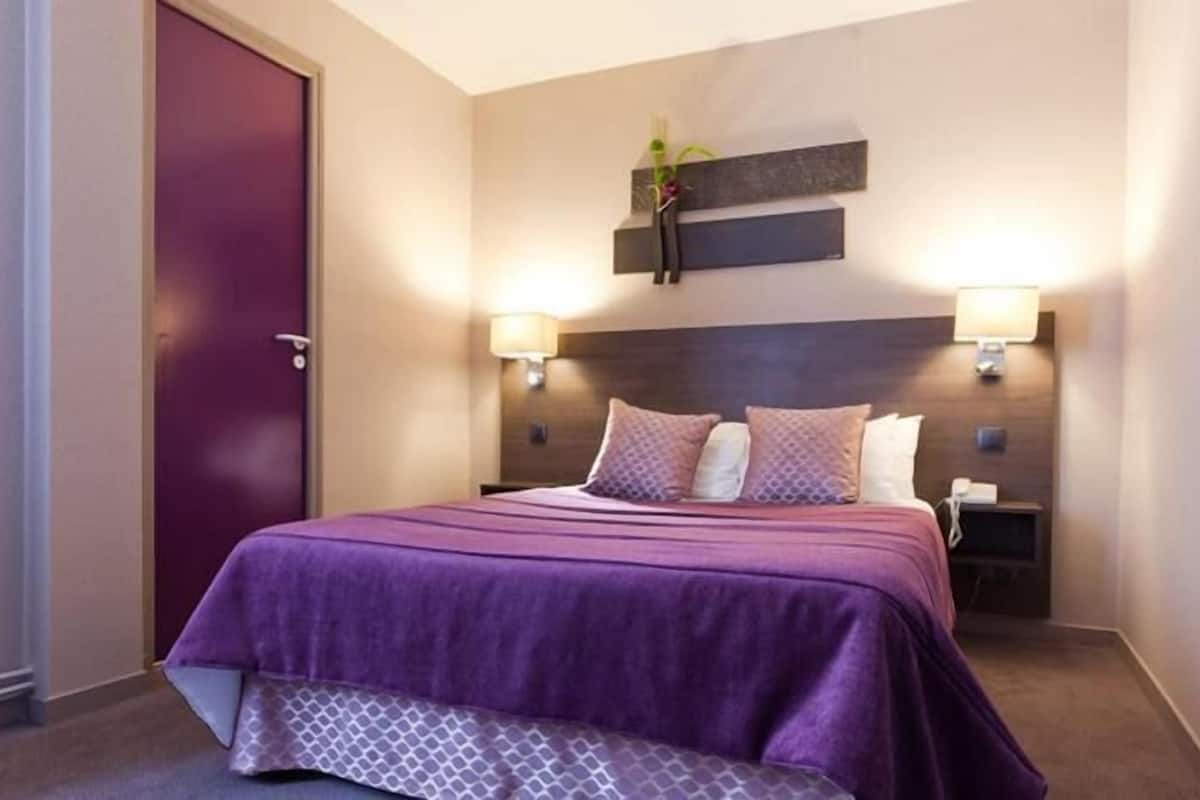 In-room safe, individually furnished, desk, blackout curtains