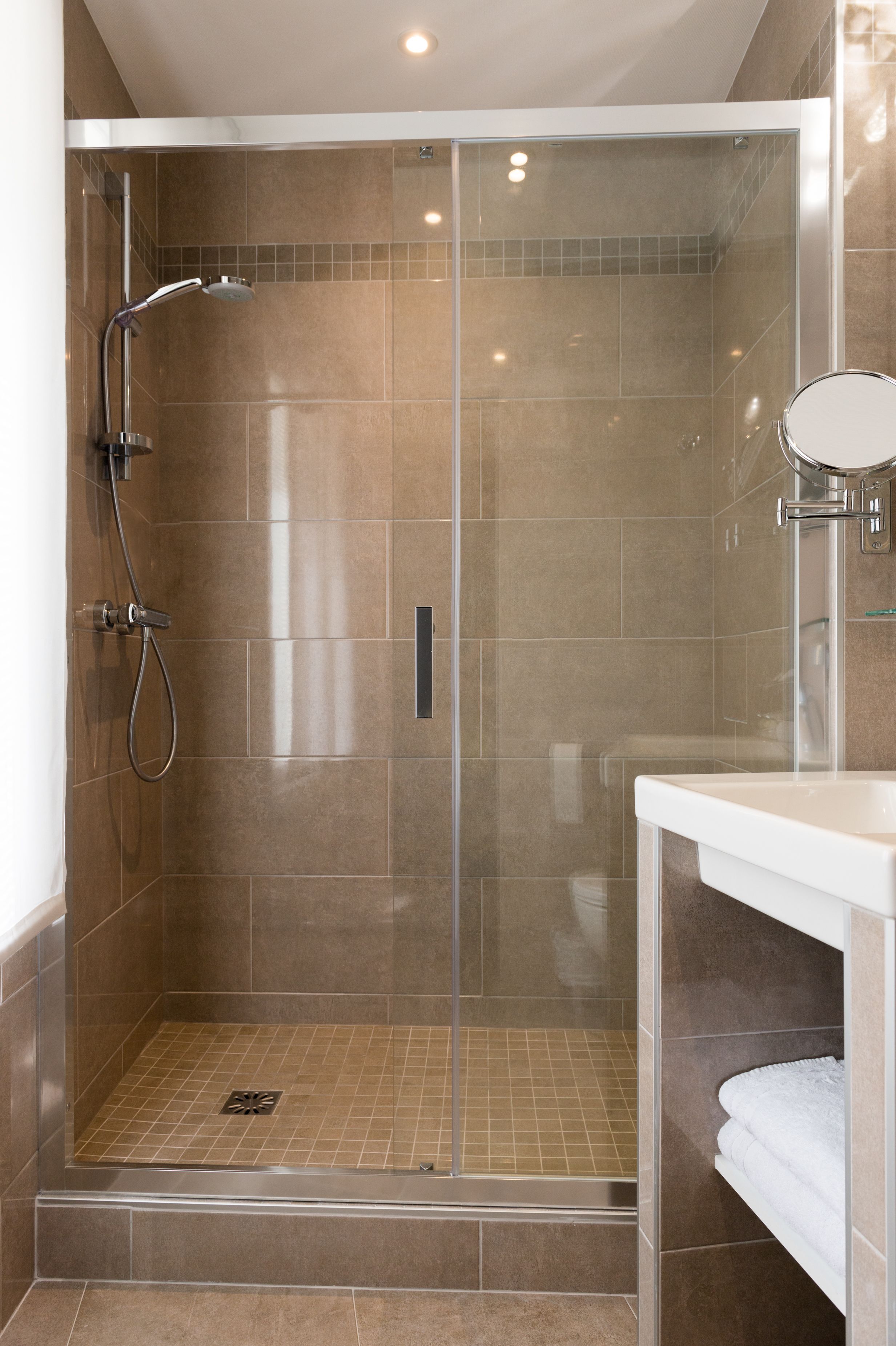 superior double room | bathroom | free toiletries, hair dryer, towels