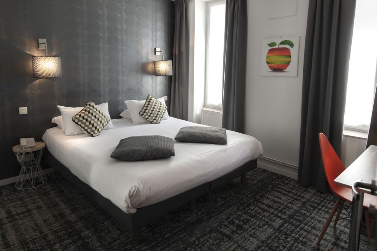 In-room safe, desk, blackout drapes, soundproofing