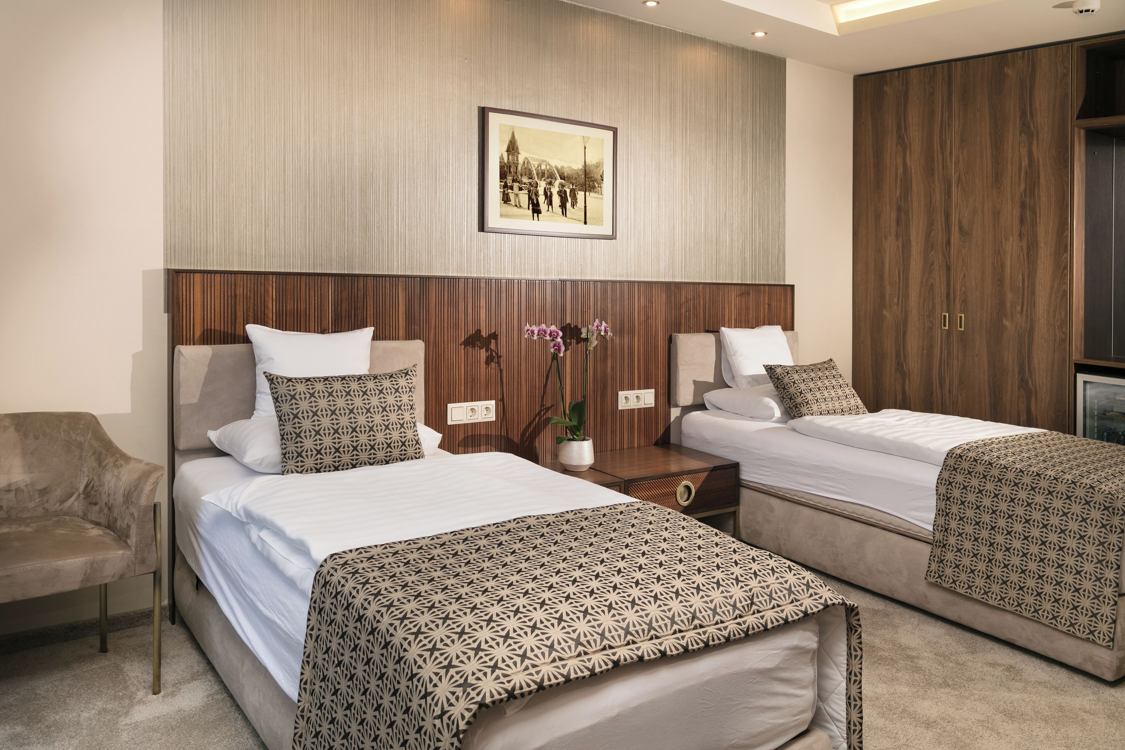 Minibar, in-room safe, desk, free WiFi