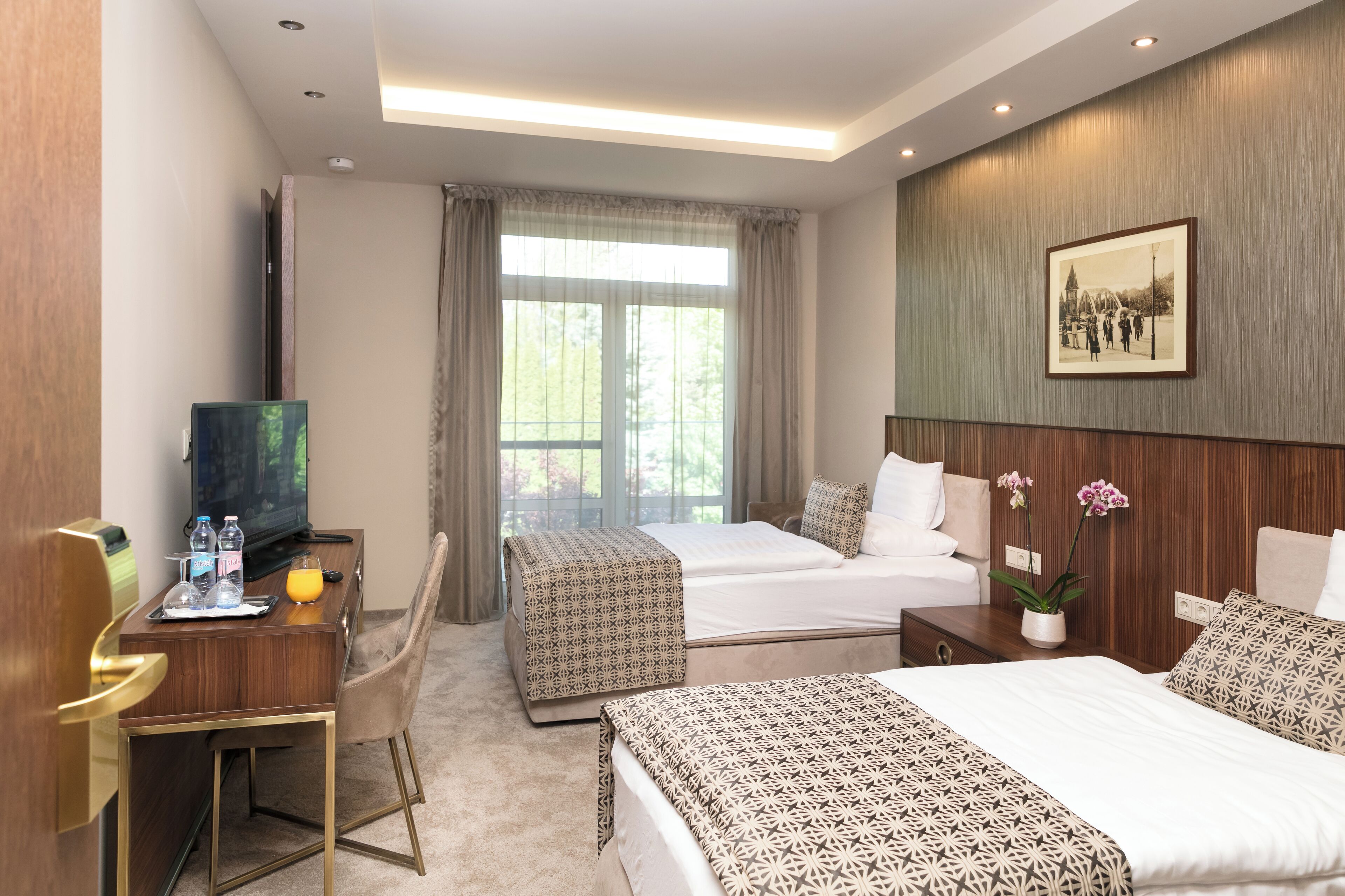 Minibar, in-room safe, desk, free WiFi