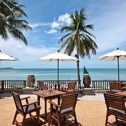 Daily buffet breakfast (THB 600 per person)