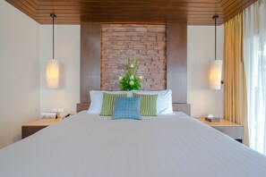 Impiana Suite | มินิบาร์, ตู้นิรภั  ยในห้องพัก, โต๊ะทำงาน, ผ้าม่านกันแสง