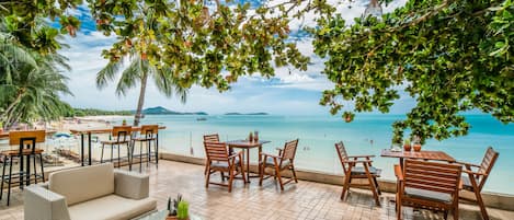 Breakfast, lunch, dinner served; beach views
