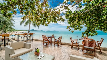 Breakfast, lunch, dinner served; beach views