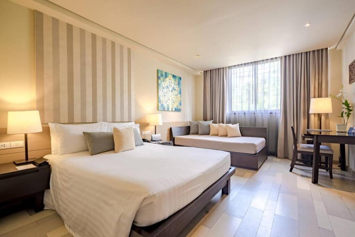 Minibar, in-room safe, desk, blackout curtains