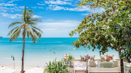 Breakfast, lunch, dinner served; beach views