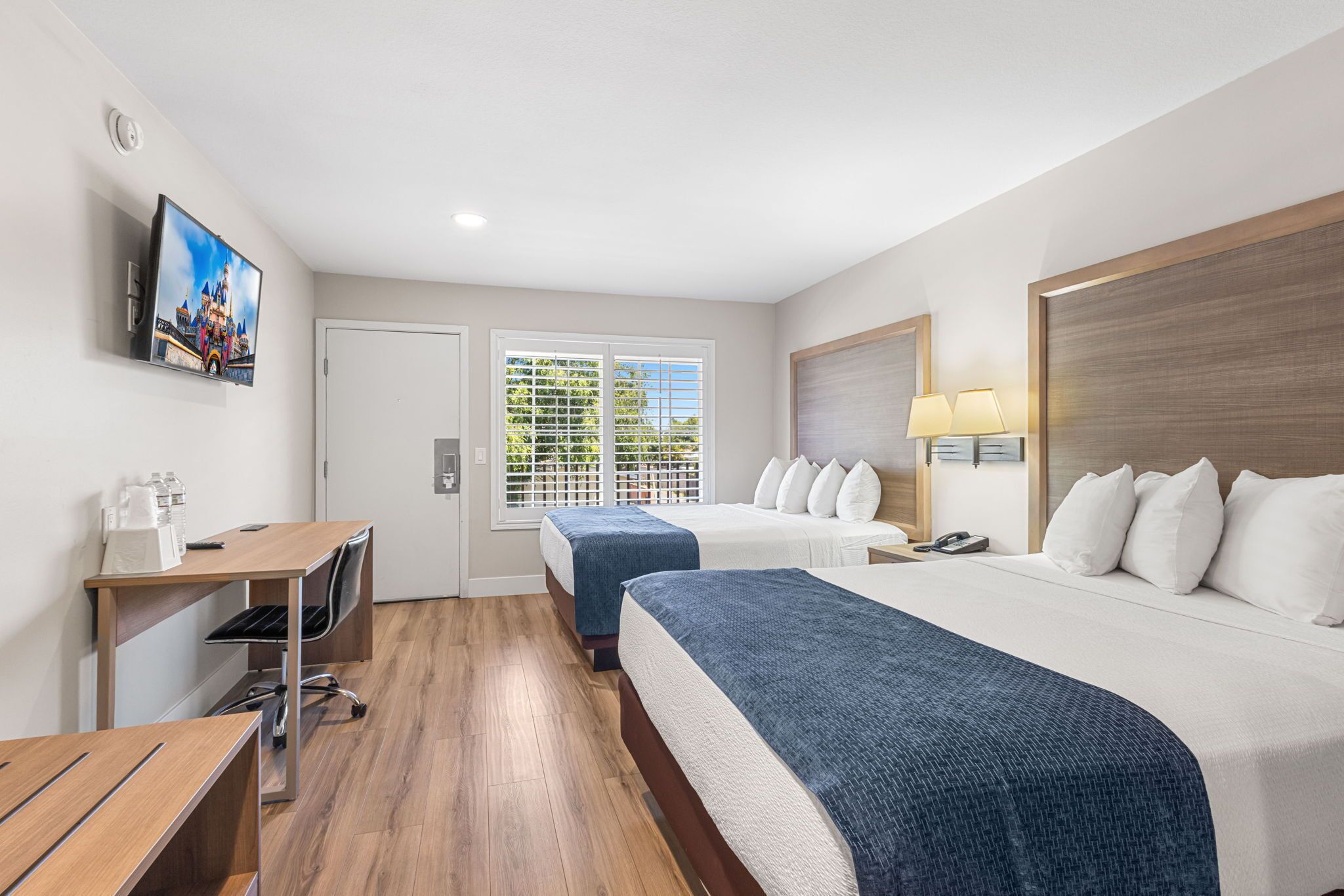 Room, 2 Queen Beds, Non Smoking
