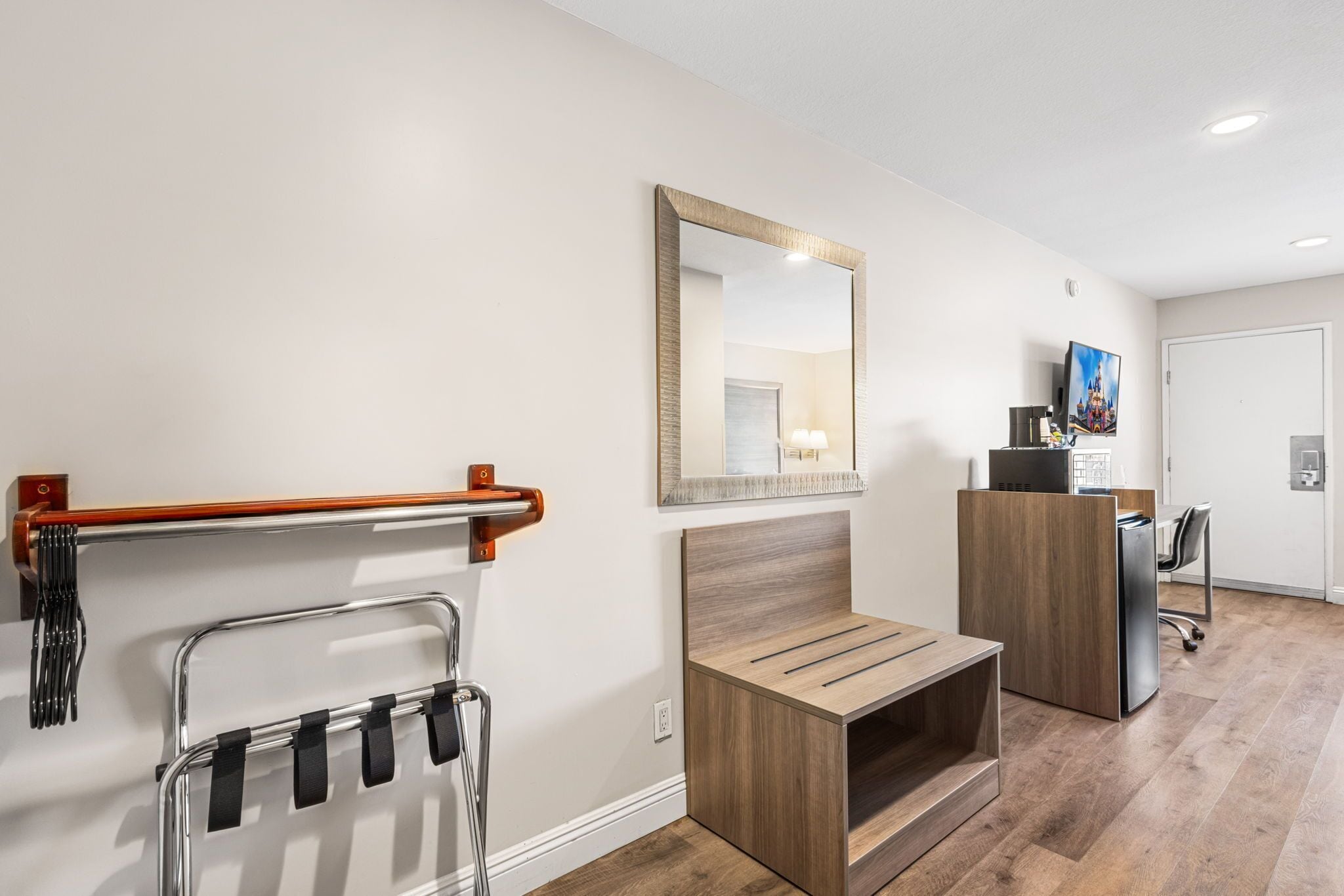 Desk, iron/ironing board, free WiFi, bed sheets