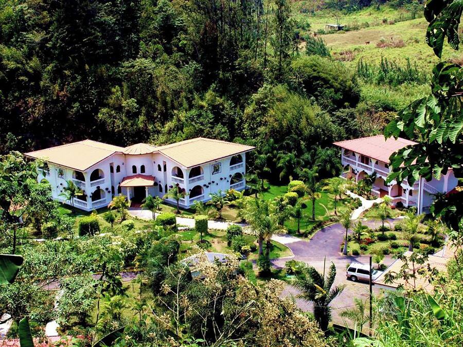 Pintu masuk properti
