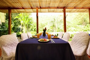 تناول الطعام