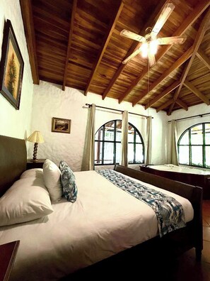 أغطية فراش متميزة وألحفة محشوة بالريش ومُنبهات