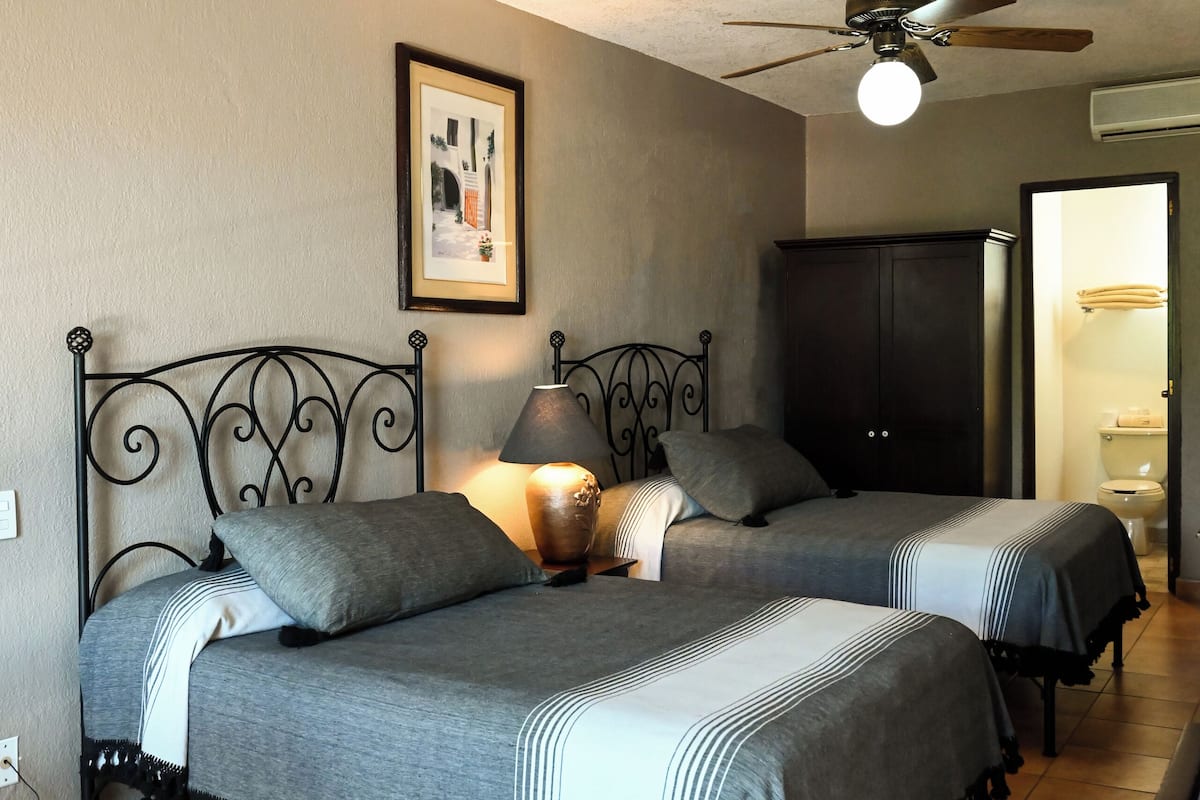 standard room | 1 bedroom, premium bedding, in-room safe, iron/ironing board
