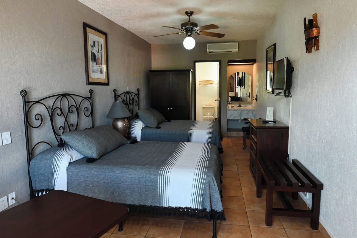 standard room | room amenity